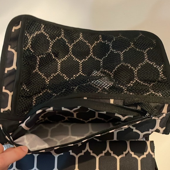 2/$30 Never Used Skip Hop Portable Changing Pad Station Clutch Bag - Picture 10 of 15